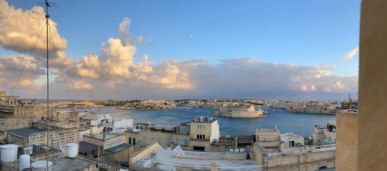 Valletta Luxe 3-Bedroom Duplex Penthouse With Sea View Terrace And Jacuzzi 部屋 写真